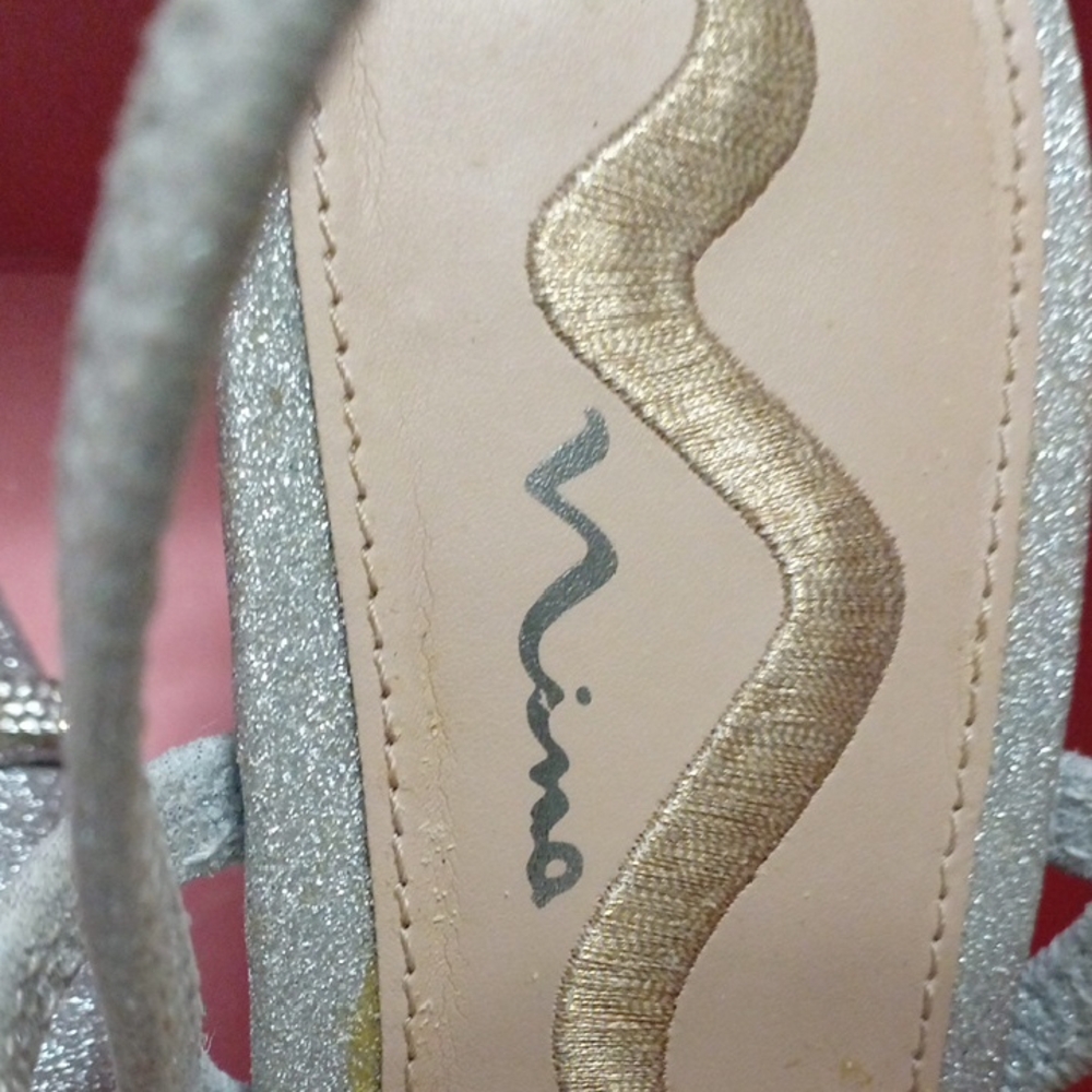 Nina Beckie-YG Shimmering Silver Refine Pointed Heels Size 10M - Picture 12 of 17